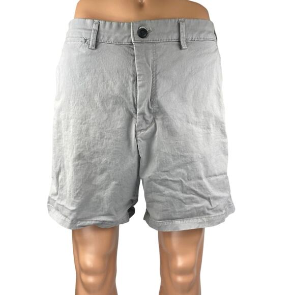 Gap Essential Khaki 7" Men's Gray Straight Golf Chino Bermuda Shorts Size 36 - Picture 1 of 6